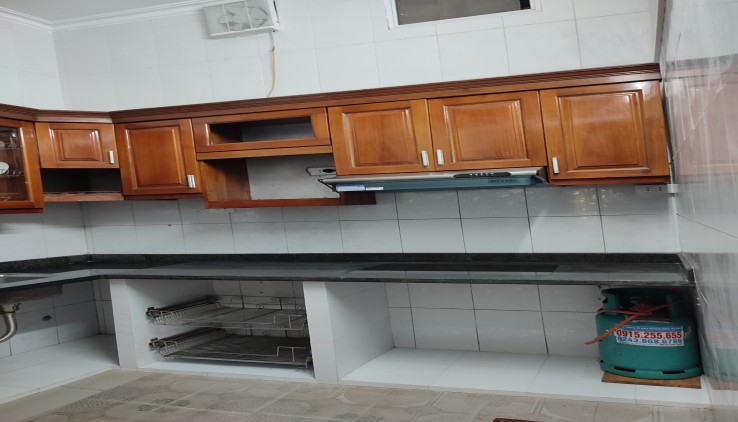 Cho thuê nhà nguyên căn Đại La, chỉ 8.5 triệu, 2.5 tầng, 33m², 3 ngủ, 2WC Full nội thất - ở GĐ